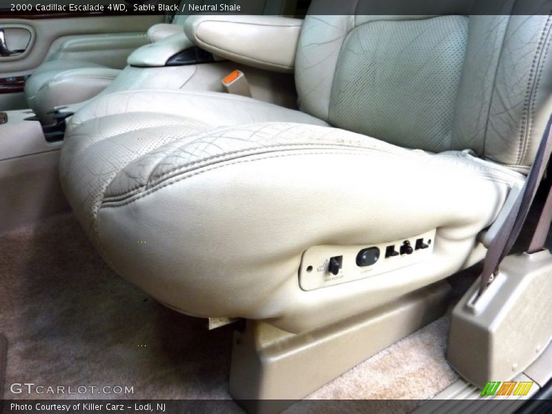 Sable Black / Neutral Shale 2000 Cadillac Escalade 4WD