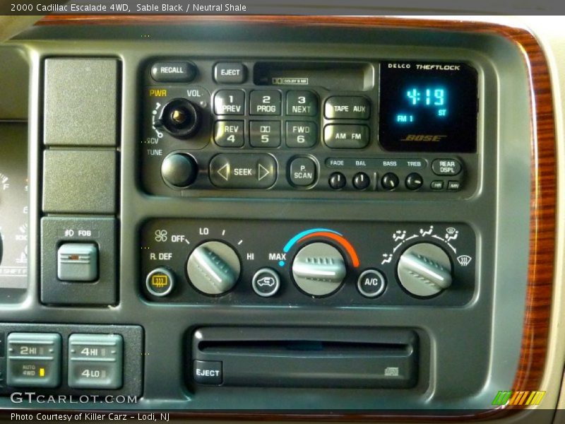 Controls of 2000 Escalade 4WD
