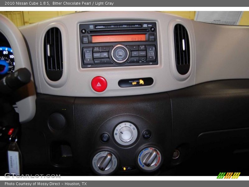 Bitter Chocolate Pearl / Light Gray 2010 Nissan Cube 1.8 S