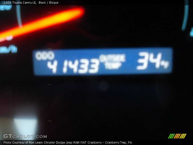 Black / Bisque 2009 Toyota Camry LE