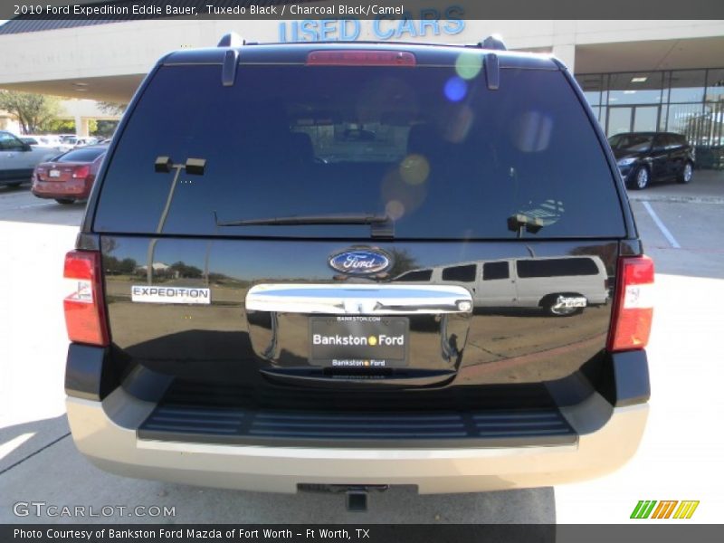 Tuxedo Black / Charcoal Black/Camel 2010 Ford Expedition Eddie Bauer