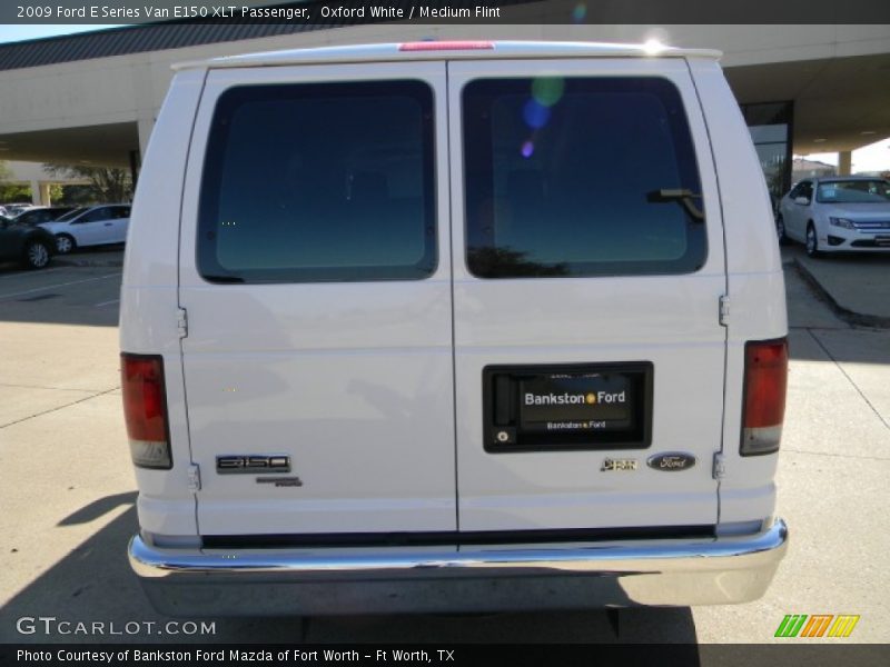 Oxford White / Medium Flint 2009 Ford E Series Van E150 XLT Passenger