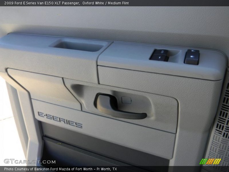 Door Panel of 2009 E Series Van E150 XLT Passenger