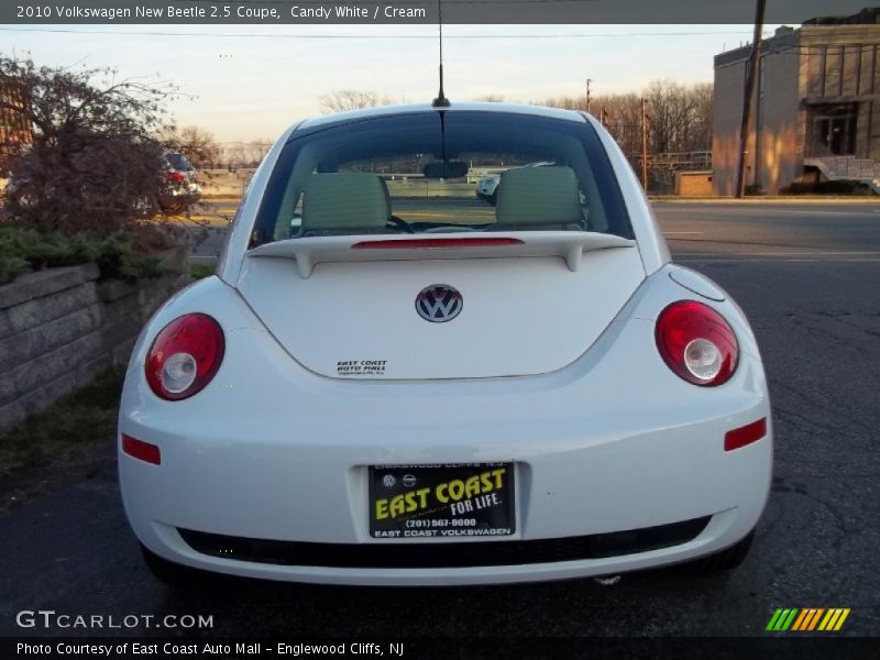 Candy White / Cream 2010 Volkswagen New Beetle 2.5 Coupe