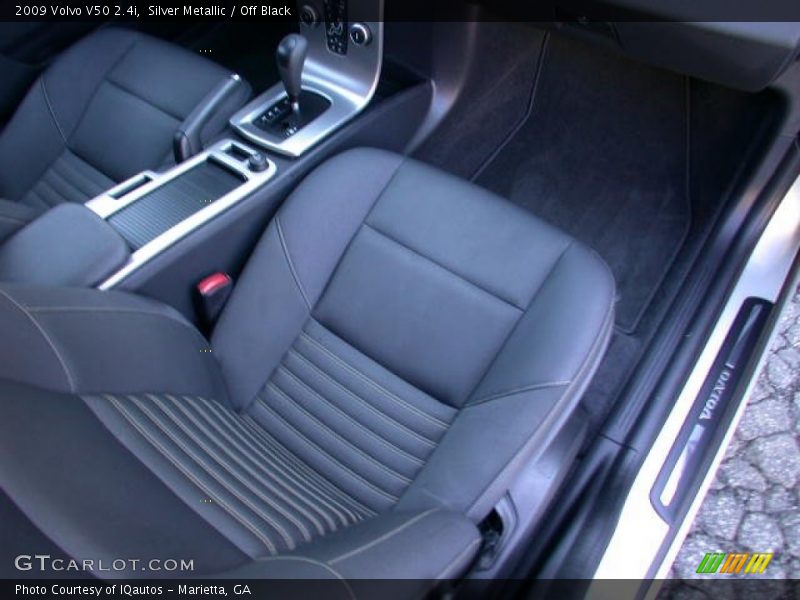 Silver Metallic / Off Black 2009 Volvo V50 2.4i