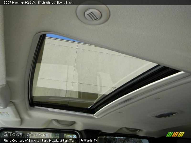 Sunroof of 2007 H2 SUV