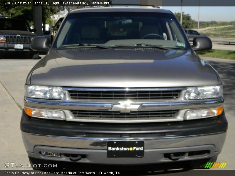 Light Pewter Metallic / Tan/Neutral 2002 Chevrolet Tahoe LT