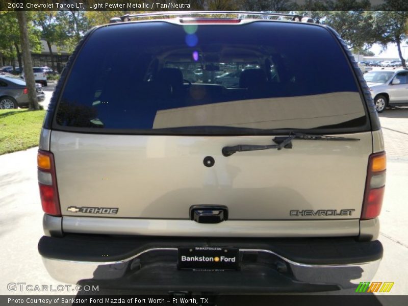 Light Pewter Metallic / Tan/Neutral 2002 Chevrolet Tahoe LT