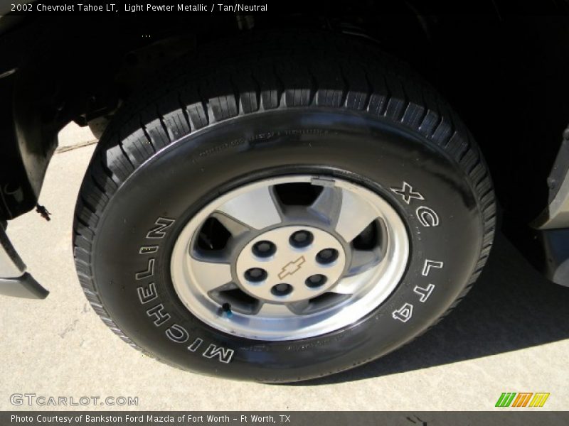 Light Pewter Metallic / Tan/Neutral 2002 Chevrolet Tahoe LT