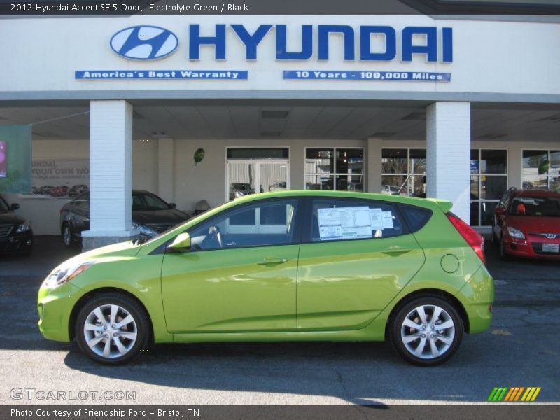 Electrolyte Green / Black 2012 Hyundai Accent SE 5 Door