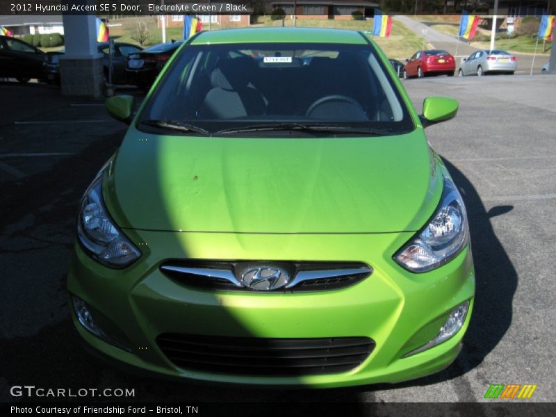 Electrolyte Green / Black 2012 Hyundai Accent SE 5 Door