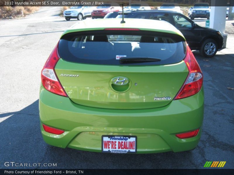 Electrolyte Green / Black 2012 Hyundai Accent SE 5 Door