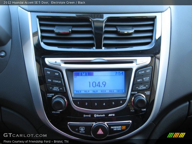 Controls of 2012 Accent SE 5 Door