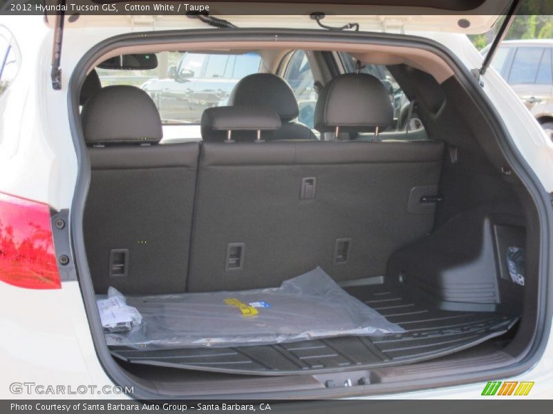 Cotton White / Taupe 2012 Hyundai Tucson GLS