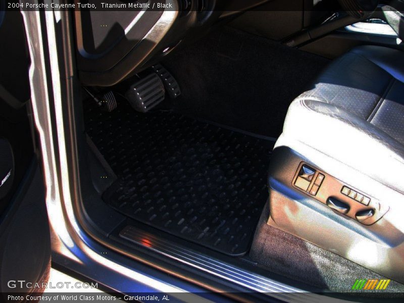 Titanium Metallic / Black 2004 Porsche Cayenne Turbo