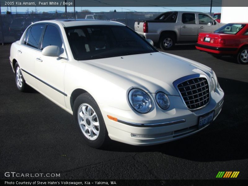 Pearl White / Beige 2005 Kia Amanti