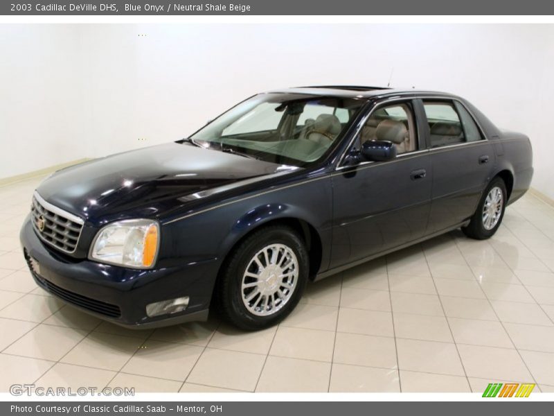 Front 3/4 View of 2003 DeVille DHS