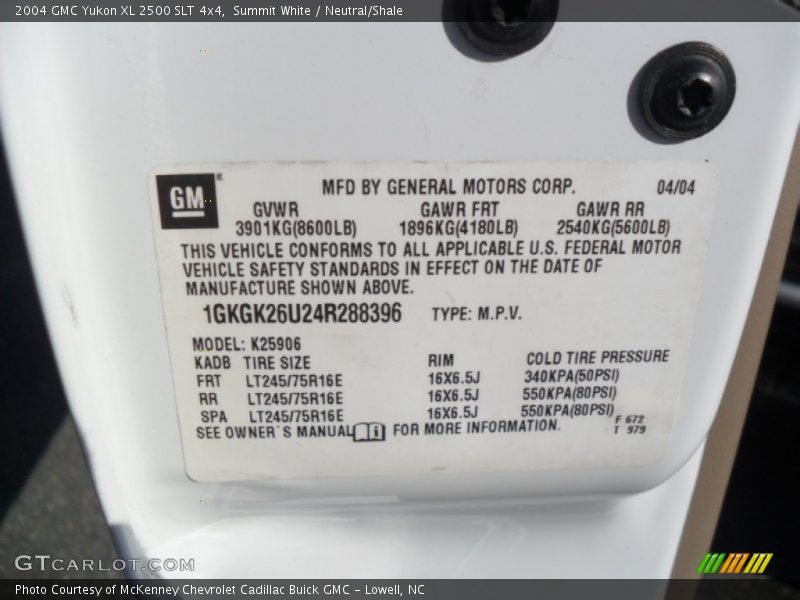 Summit White / Neutral/Shale 2004 GMC Yukon XL 2500 SLT 4x4