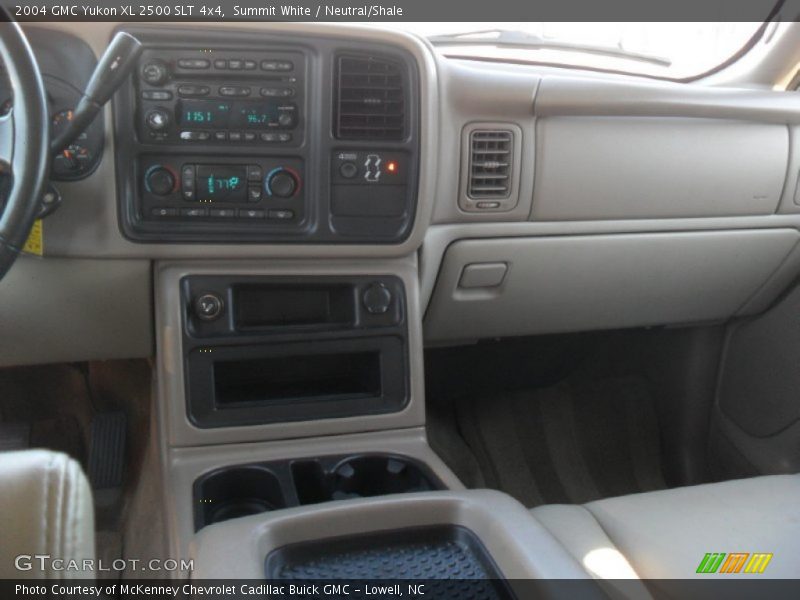 Summit White / Neutral/Shale 2004 GMC Yukon XL 2500 SLT 4x4