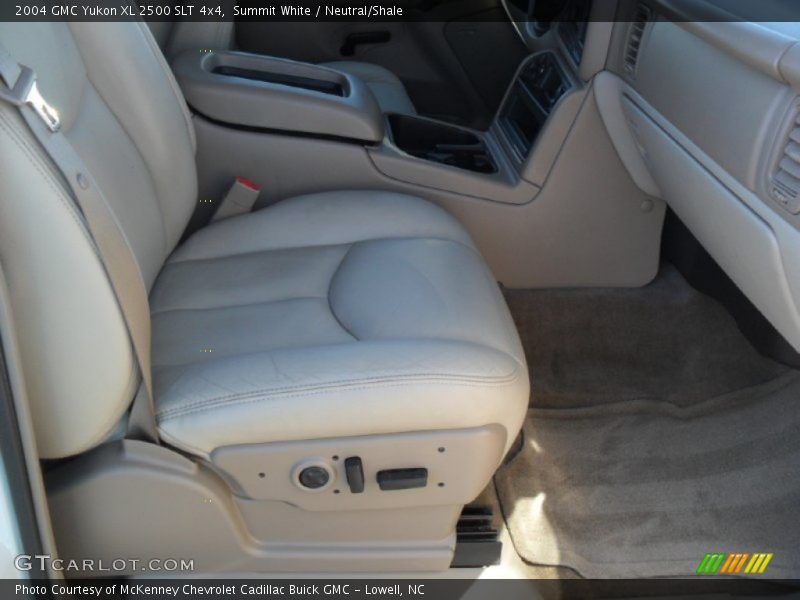 Summit White / Neutral/Shale 2004 GMC Yukon XL 2500 SLT 4x4