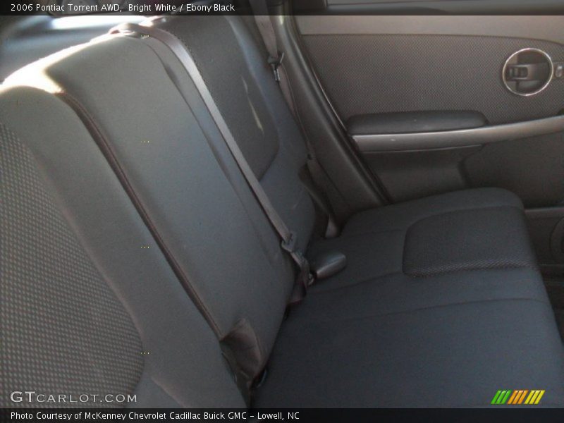 Bright White / Ebony Black 2006 Pontiac Torrent AWD
