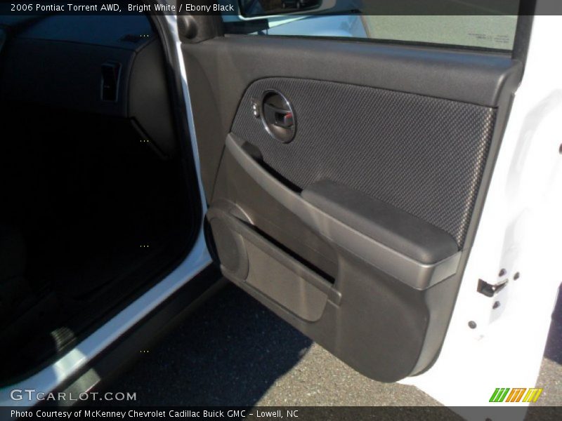 Bright White / Ebony Black 2006 Pontiac Torrent AWD