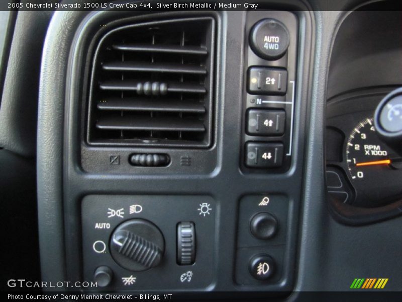 Silver Birch Metallic / Medium Gray 2005 Chevrolet Silverado 1500 LS Crew Cab 4x4