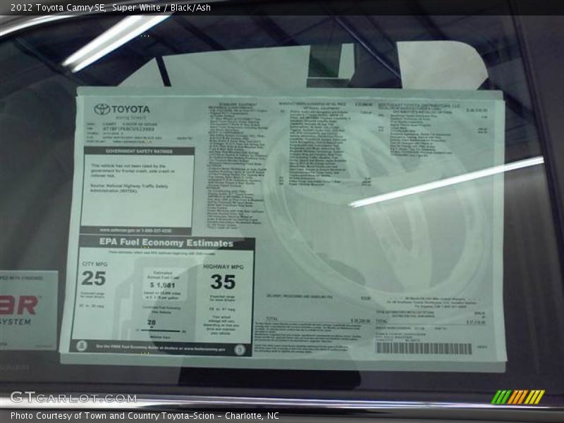 Super White / Black/Ash 2012 Toyota Camry SE