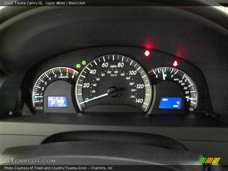 Super White / Black/Ash 2012 Toyota Camry SE