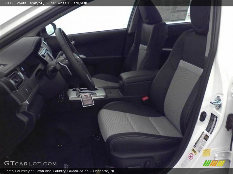 Super White / Black/Ash 2012 Toyota Camry SE