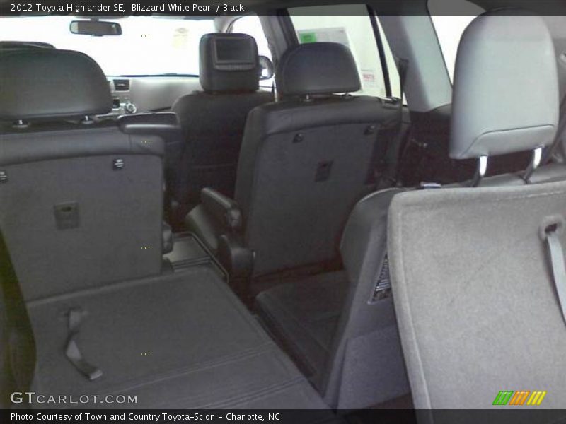 Blizzard White Pearl / Black 2012 Toyota Highlander SE