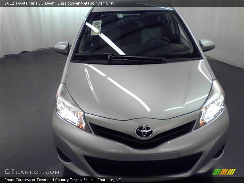 Classic Silver Metallic / Ash Gray 2012 Toyota Yaris L 5 Door
