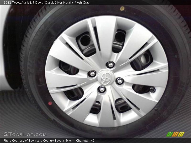  2012 Yaris L 5 Door Wheel