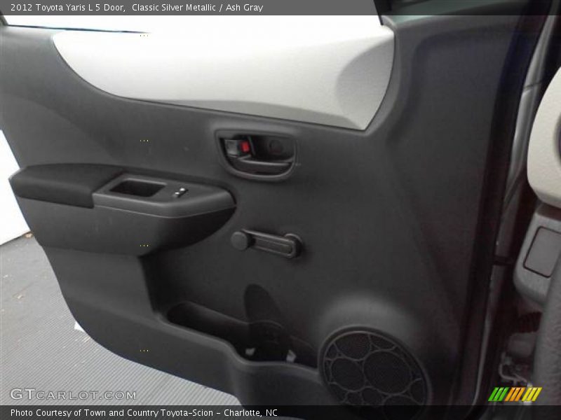 Classic Silver Metallic / Ash Gray 2012 Toyota Yaris L 5 Door