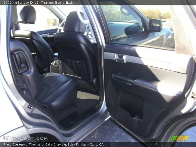 Titanium Silver / Black 2009 Kia Borrego EX V6