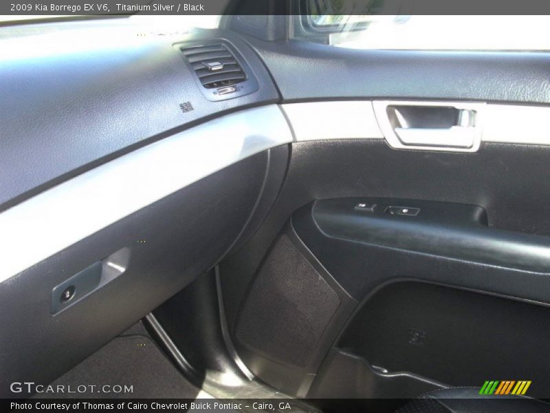 Titanium Silver / Black 2009 Kia Borrego EX V6