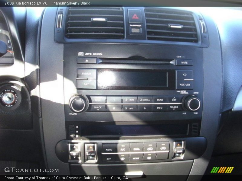 Titanium Silver / Black 2009 Kia Borrego EX V6