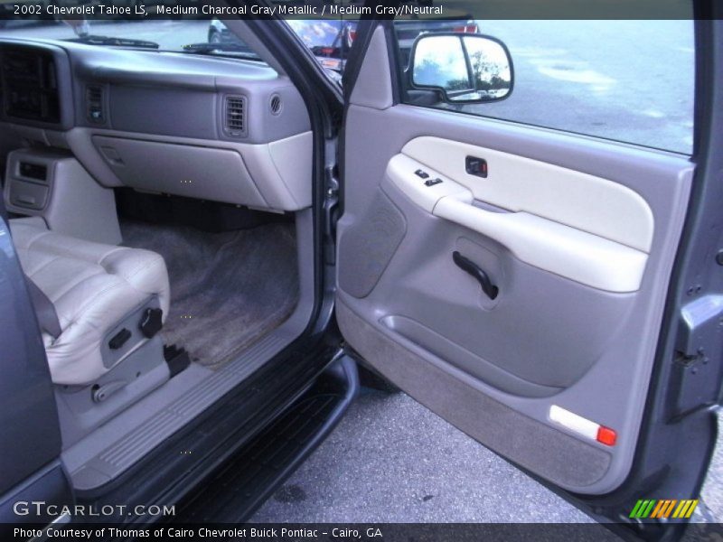 Medium Charcoal Gray Metallic / Medium Gray/Neutral 2002 Chevrolet Tahoe LS