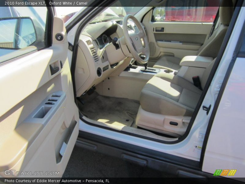 Oxford White / Camel 2010 Ford Escape XLT