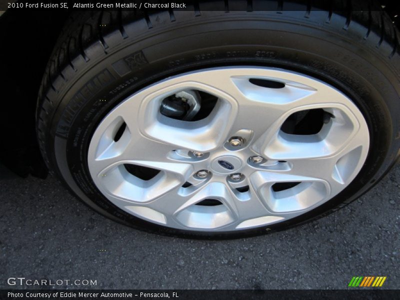 Atlantis Green Metallic / Charcoal Black 2010 Ford Fusion SE