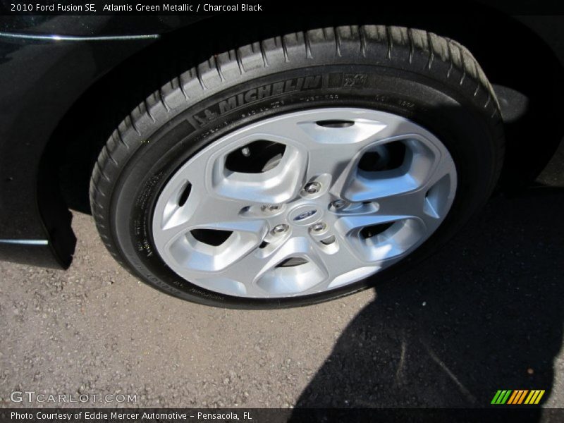 Atlantis Green Metallic / Charcoal Black 2010 Ford Fusion SE