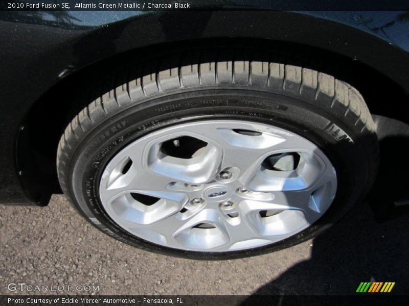 Atlantis Green Metallic / Charcoal Black 2010 Ford Fusion SE