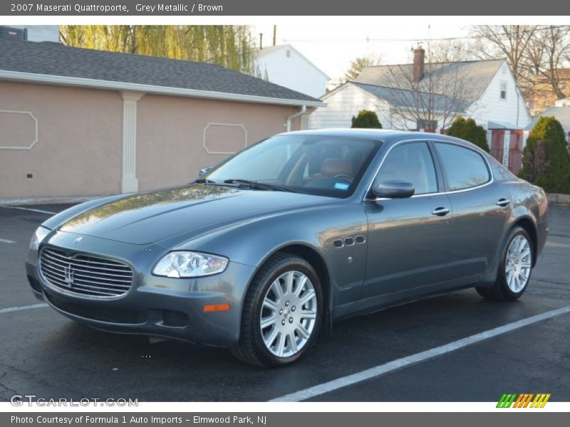 Front 3/4 View of 2007 Quattroporte 