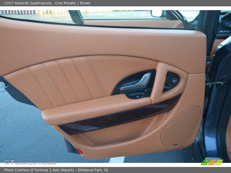 Grey Metallic / Brown 2007 Maserati Quattroporte