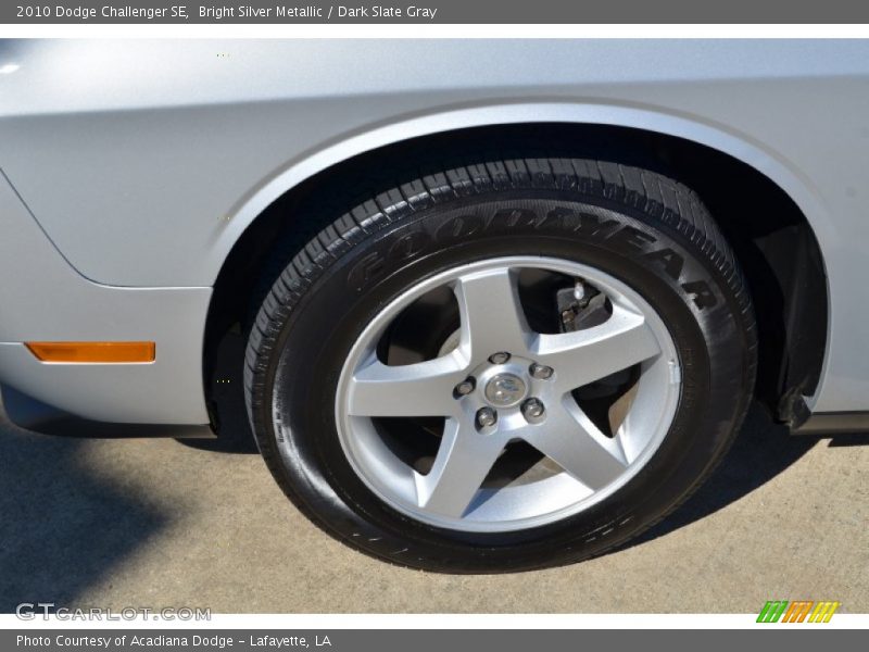 Bright Silver Metallic / Dark Slate Gray 2010 Dodge Challenger SE