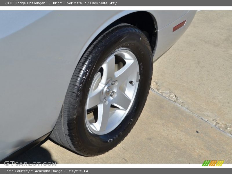 Bright Silver Metallic / Dark Slate Gray 2010 Dodge Challenger SE