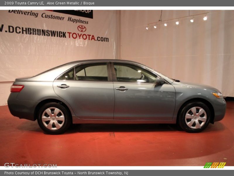Aloe Green Metallic / Bisque 2009 Toyota Camry LE
