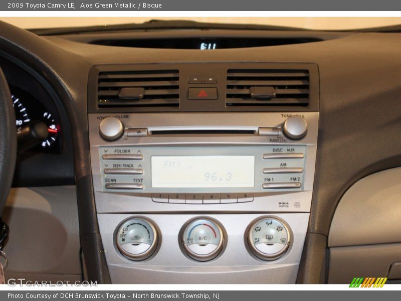 Aloe Green Metallic / Bisque 2009 Toyota Camry LE