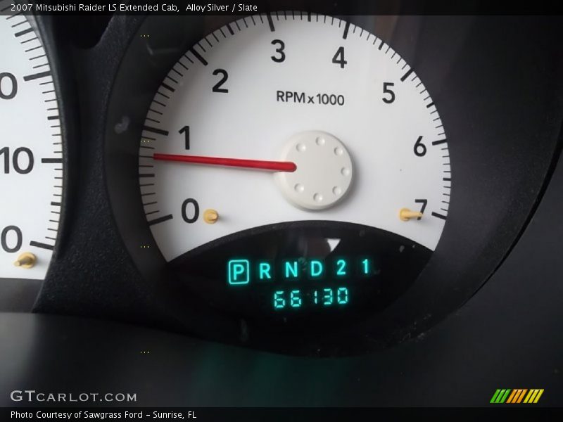 Alloy Silver / Slate 2007 Mitsubishi Raider LS Extended Cab