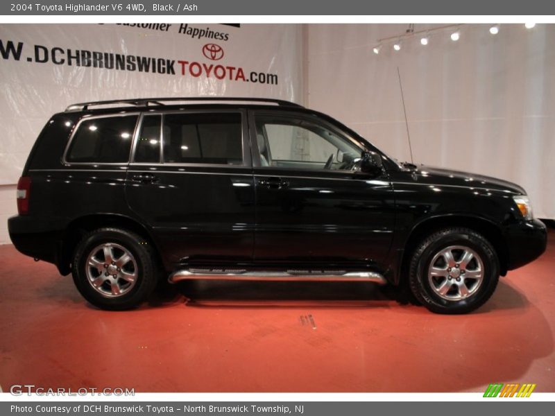 Black / Ash 2004 Toyota Highlander V6 4WD
